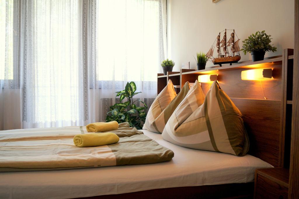 Sophie'S Guesthouse Шиофок Экстерьер фото