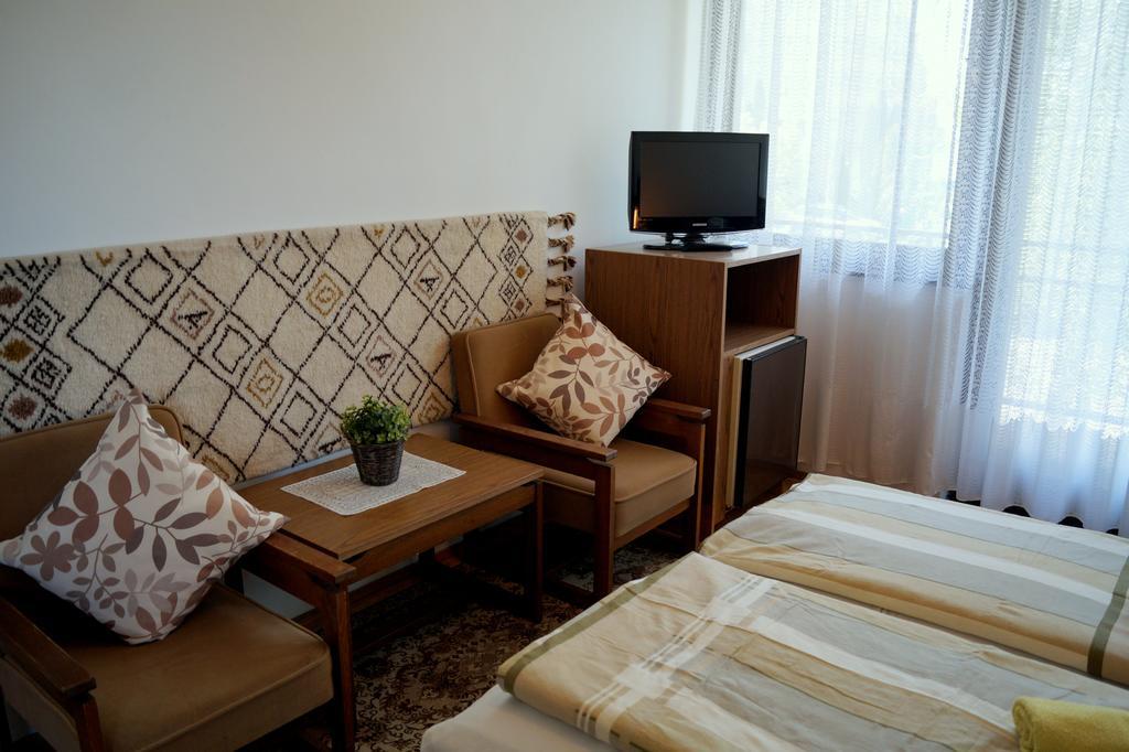 Sophie'S Guesthouse Шиофок Экстерьер фото