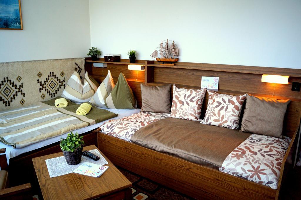 Sophie'S Guesthouse Шиофок Экстерьер фото