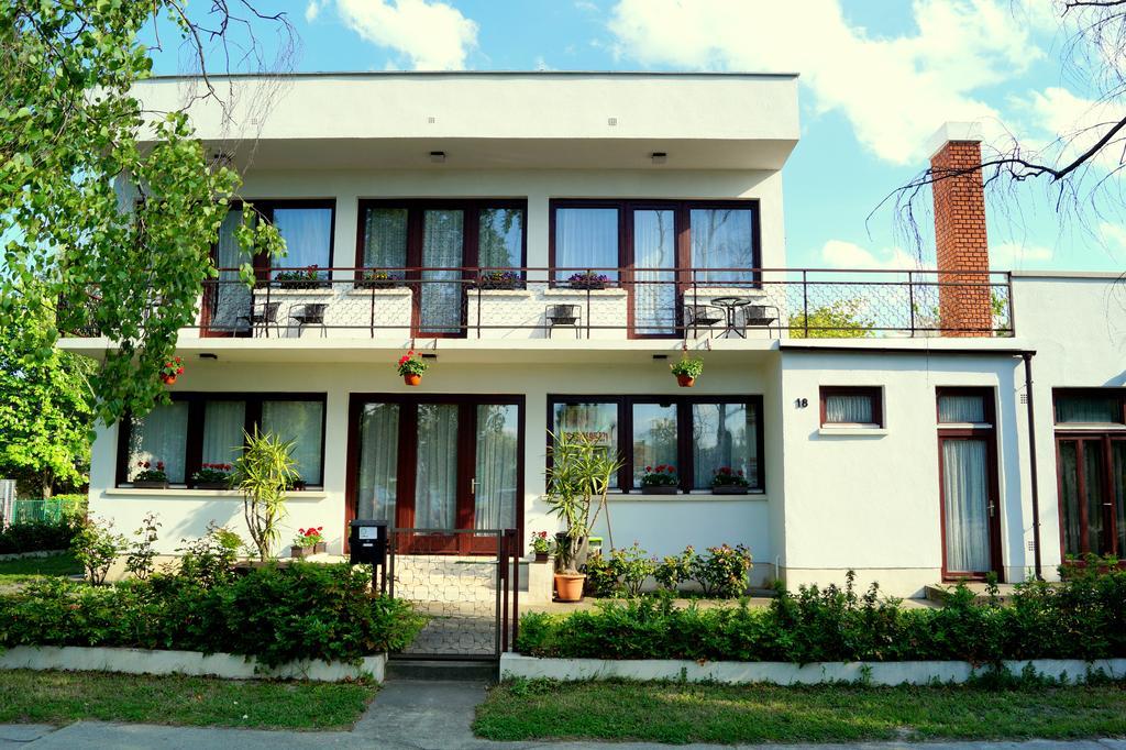 Sophie'S Guesthouse Шиофок Экстерьер фото